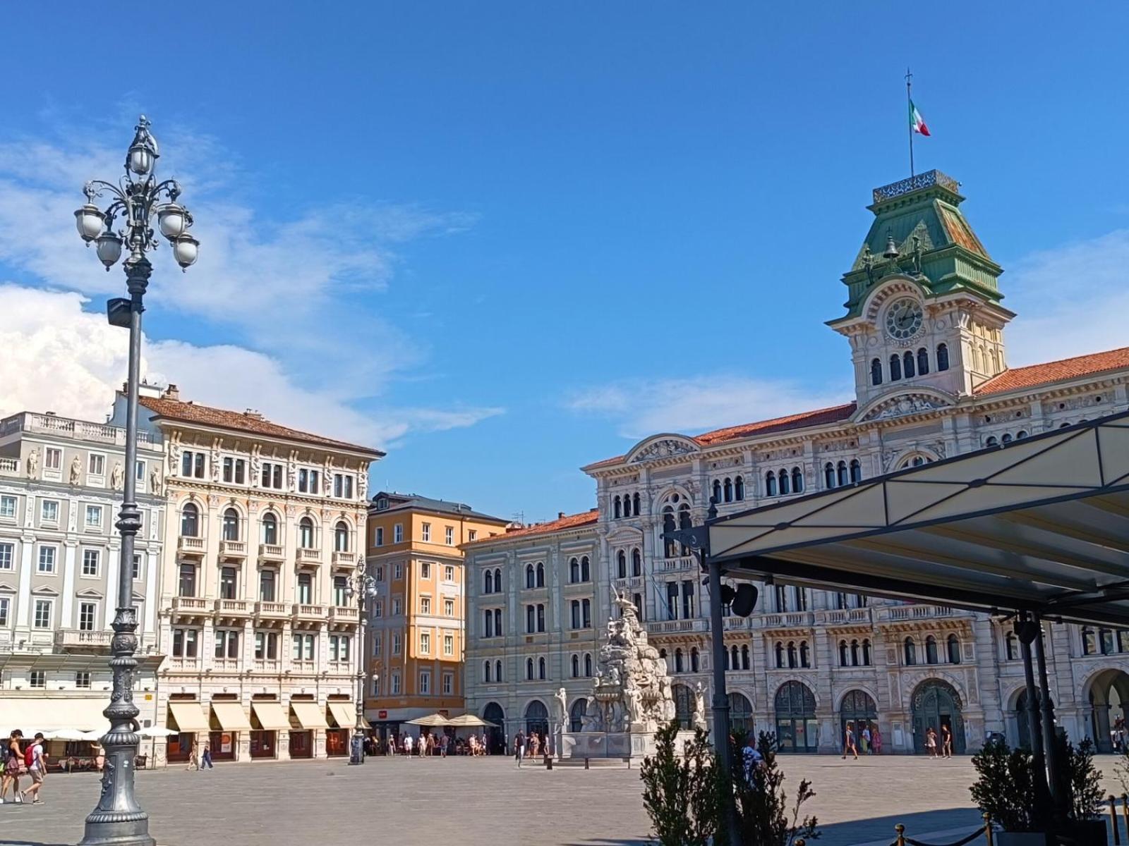 Casa Vacanze Trieste - Vista Piazza Unita Eksteriør bilde